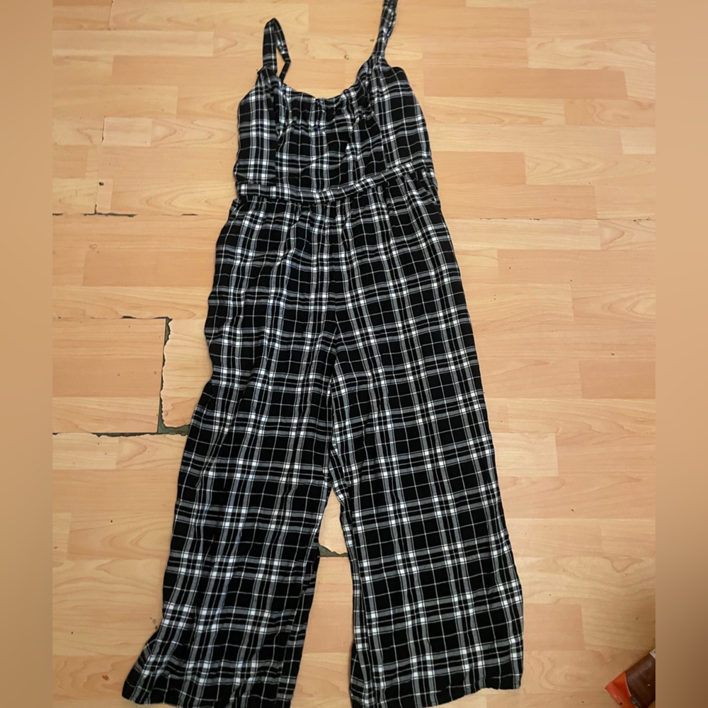 HOLLISTER black White Plaid Jumpsuit Size L Women Smocked Back Sleeveless AD5